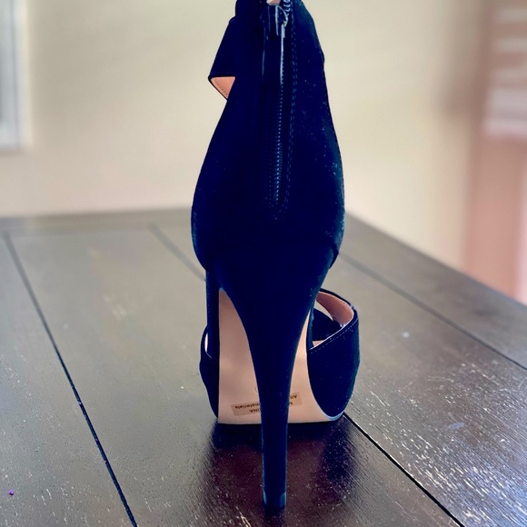 Platform Heels - Picture 3 of 5